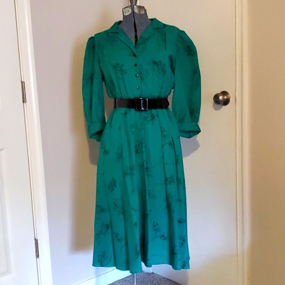 Vintage green belted dress size small